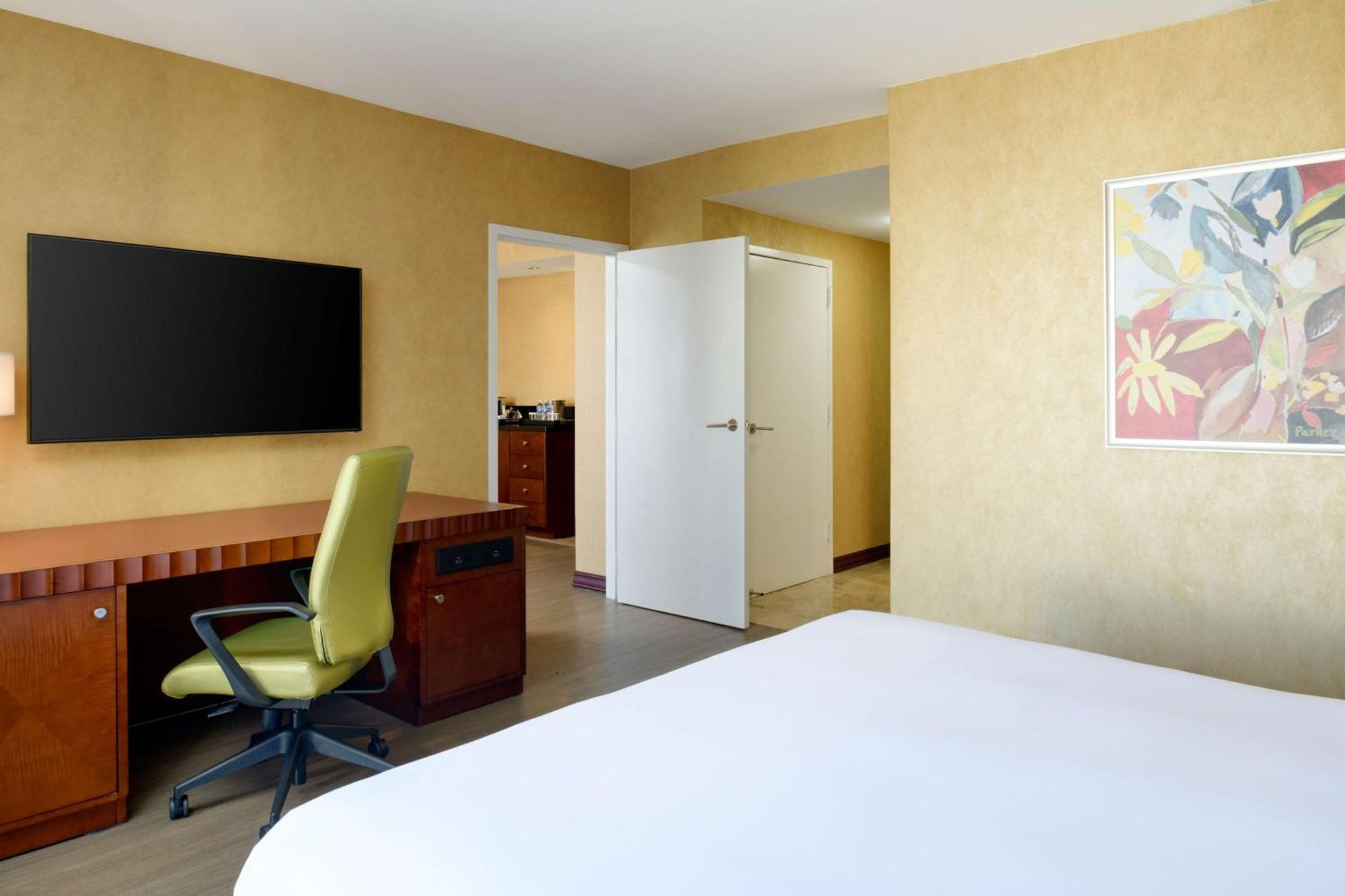 Hilton Charlotte Uptown Hotell Exteriör bild