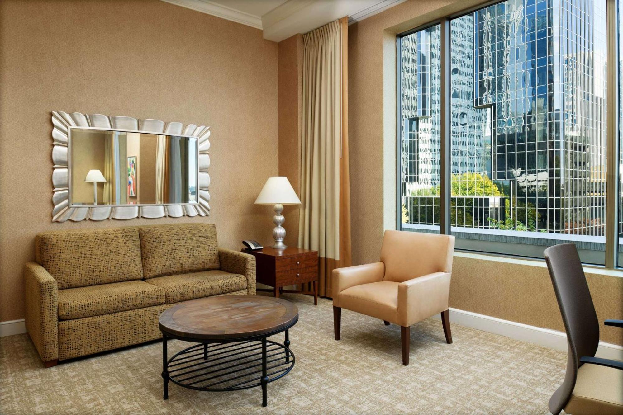 Hilton Charlotte Uptown Hotell Exteriör bild